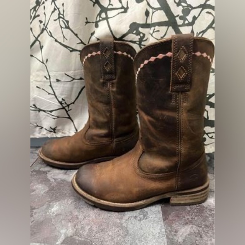 Ariat Round Toe Cowgirl Boots